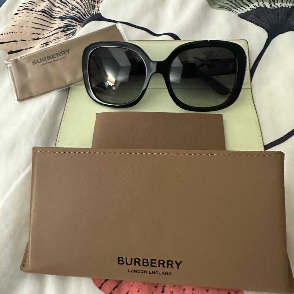 Brand New Burberry Sunglasses -black